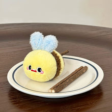 Load image into Gallery viewer, Buzzy Bee Silvervine Cat Chew Toy | Cute Cat Toys | MissyMoMo