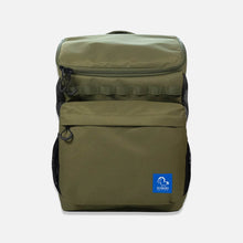 Load image into Gallery viewer, Outdoor Stylish Cat Backpack with Litter Tray in Green | MissyMoMo