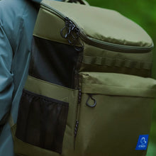 Load image into Gallery viewer, Outdoor Stylish Cat Backpack with Litter Tray in Green | MissyMoMo